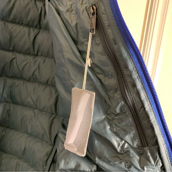 Patagonia NWT Men's Down Blue and Gray Puffer Jacket Size Small